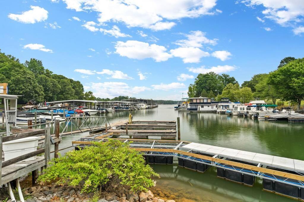 Cozy Lake Home - Jacuzzi King Bed Marina Access Mooresville Dış mekan fotoğraf
