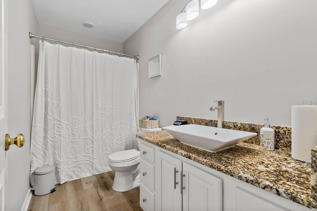 Cozy Lake Home - Jacuzzi King Bed Marina Access Mooresville Dış mekan fotoğraf